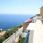 Hotel apartamentowy Hills 3*
