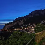 Hills Aparthotel