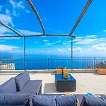 Hills Aparthotel