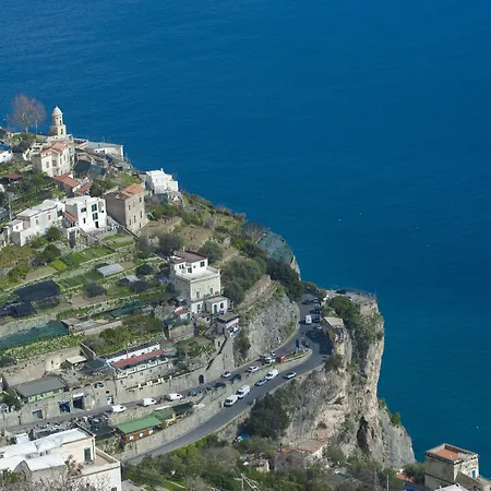 Aparthotel Hills 3*