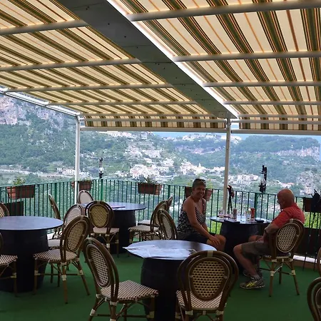 Hills Aparthotel 2*