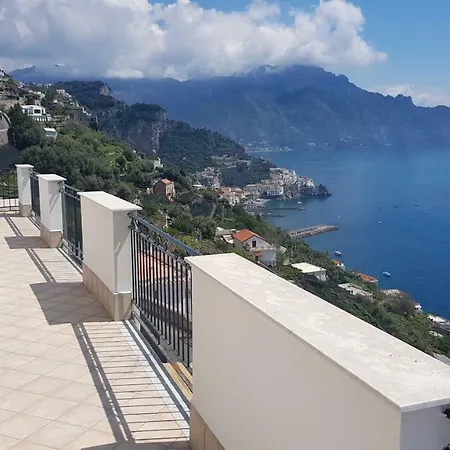 Hills Aparthotel Amalfi