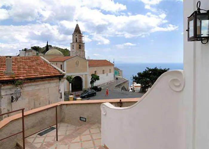 Hills Aparthotel Amalfi